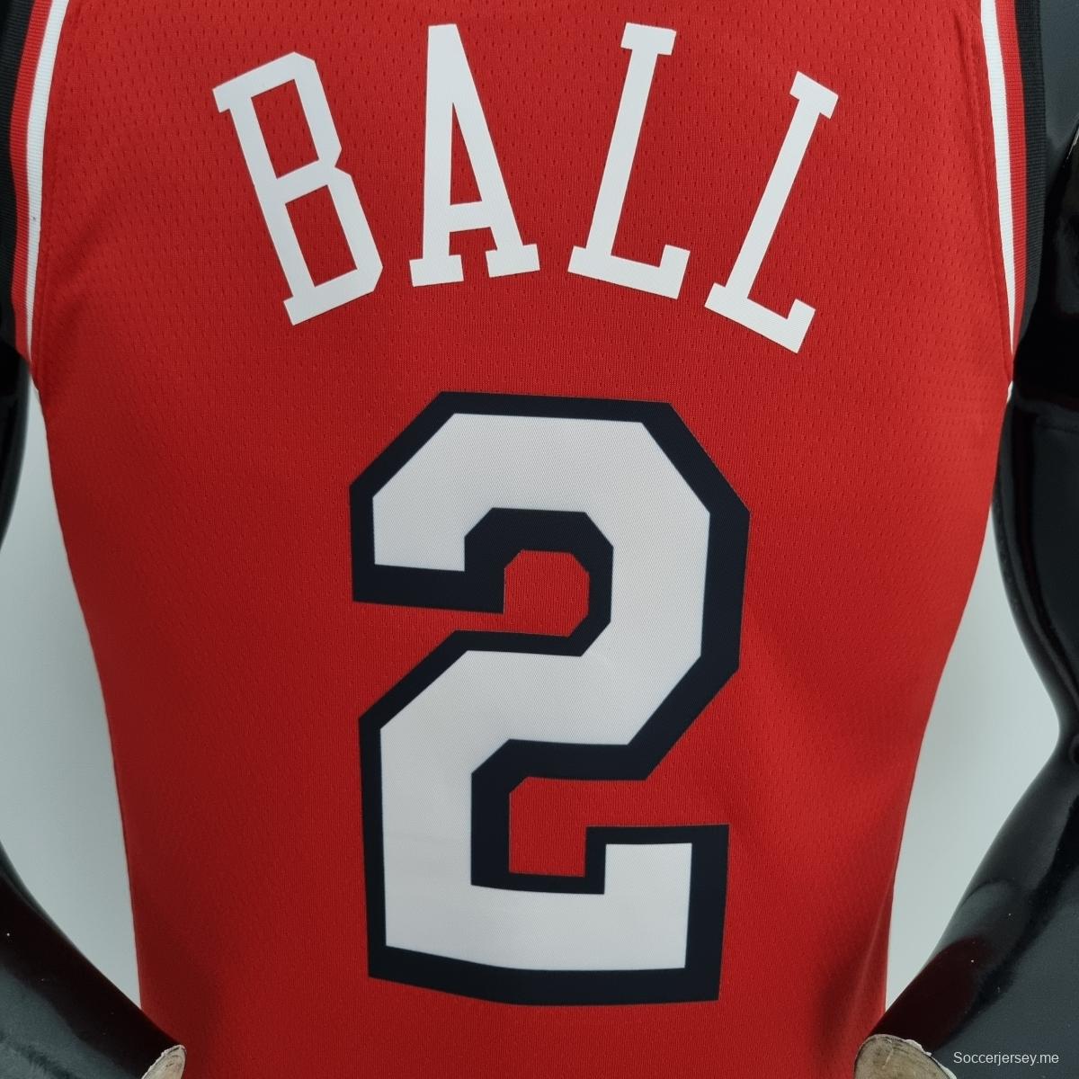 الذكرى 75 لموسم 2022 لموسم شيكاغو بولز شيكاغو بولز الكرة رقم 2 إصدار المدينة الأحمر من قميص الدوري الأمريكي للمحترفين
