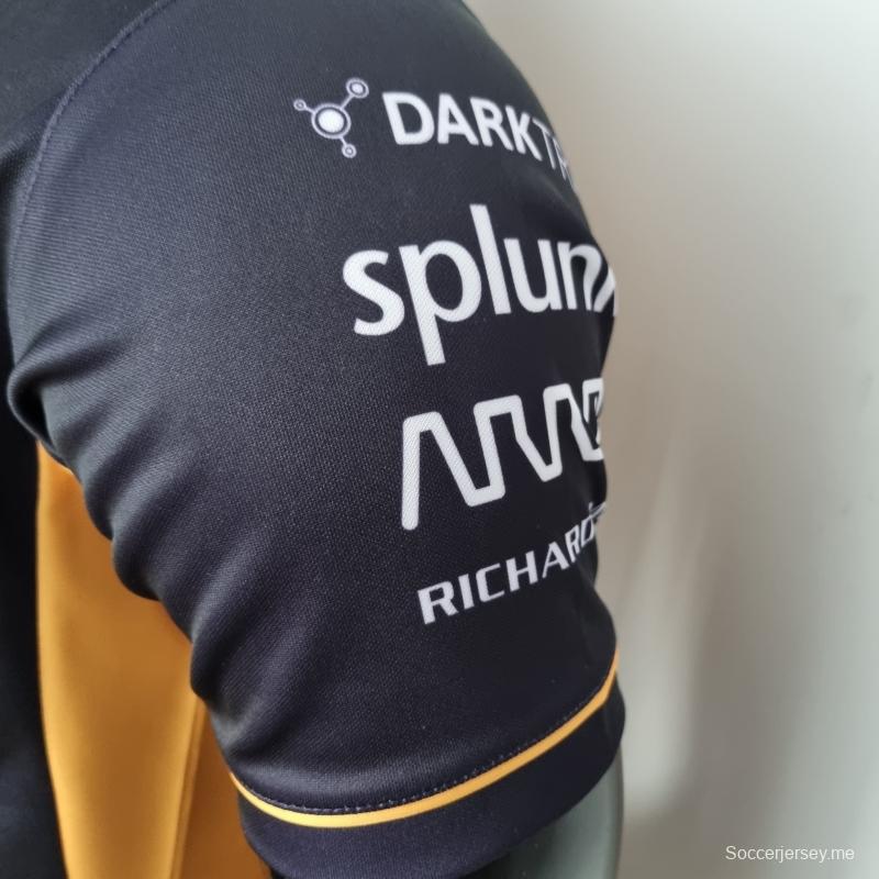 2022 فورمولا 1 2022 فورمولا 1؛ ماكلارين كرو برقبة عنق عنق
