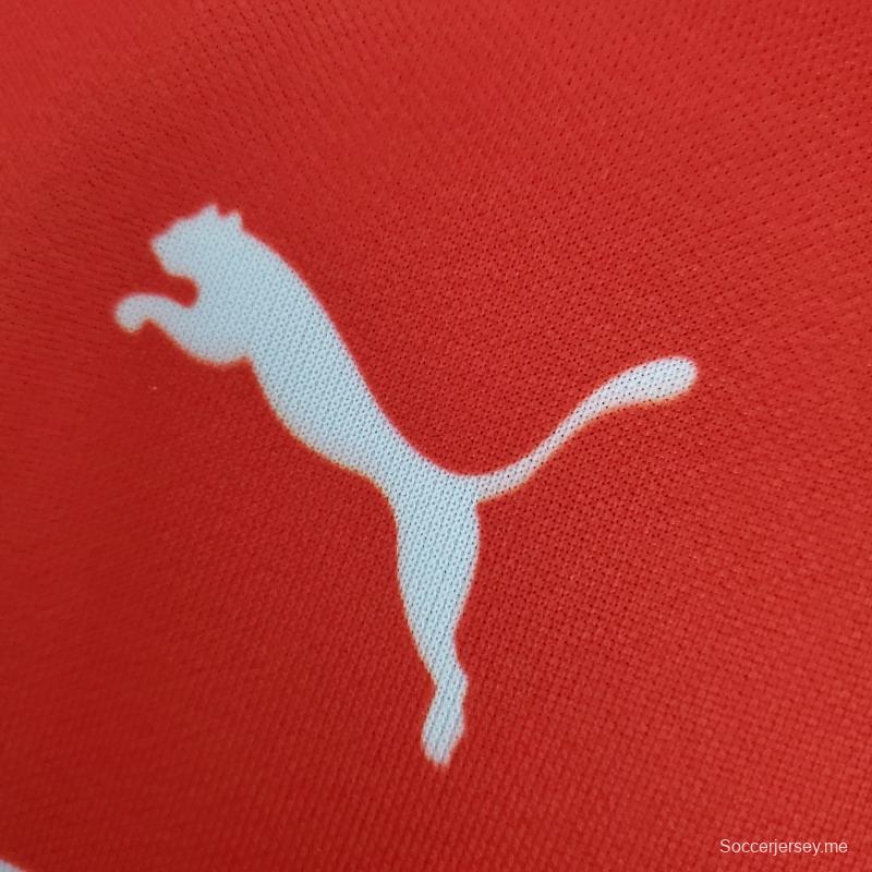 فورمولا 1 فورمولا 1؛ بدلة سباق فيراري حمراء
