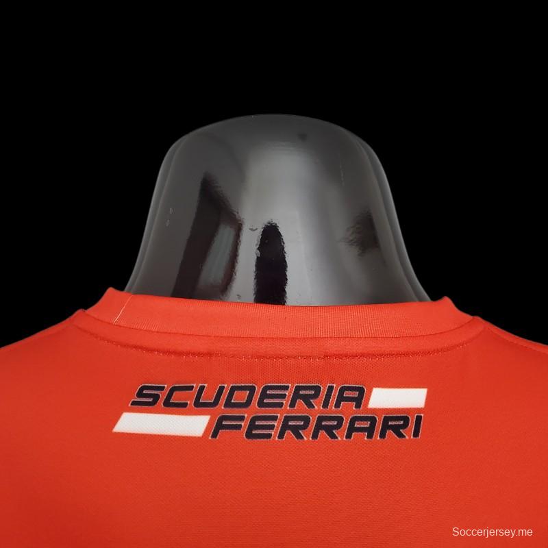 فورمولا 1 فورمولا 1؛ بدلة سباق فيراري حمراء
