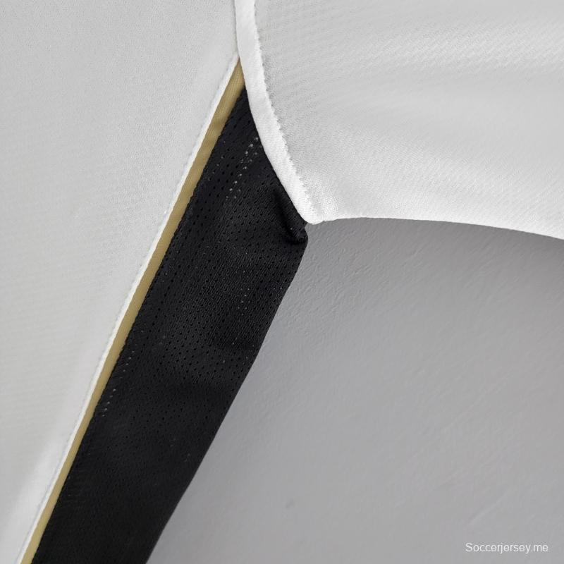 قميص مانشستر يونايتد القديم 06/07 خارج الديار لمانشستر يونايتد
