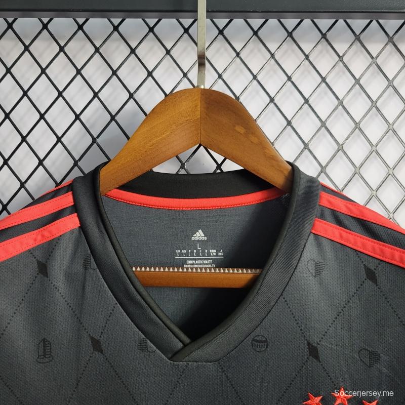 22/23 قميص فريق بايرن ميونيخ الثالث لكرة القدم
