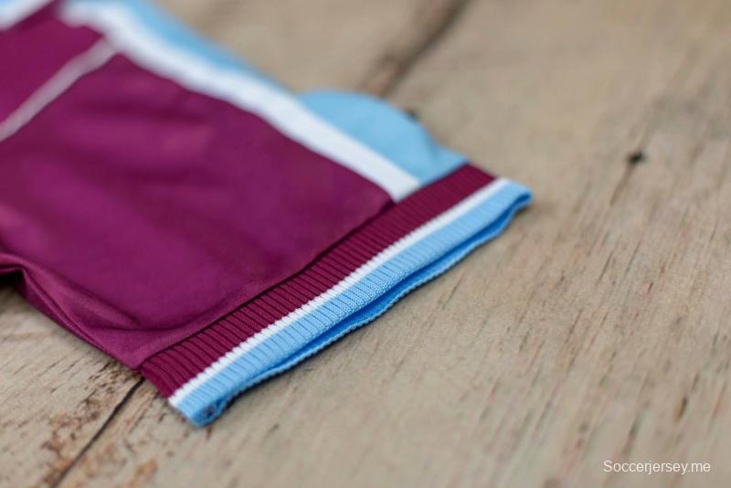 قميص وست هام يونايتد 99/01 ريترو 99/01 قميص وست هام يونايتد الرئيسي لكرة القدم
