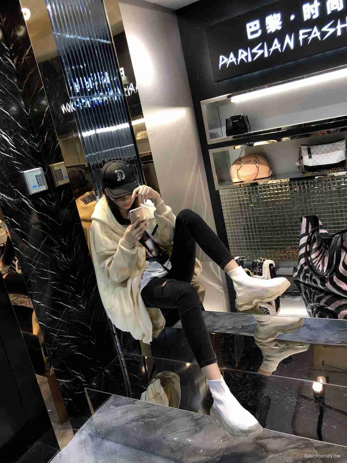 حذاء رياضي رجالي/نسائي بالنسياغا سبيد أبيض البند 6380330
