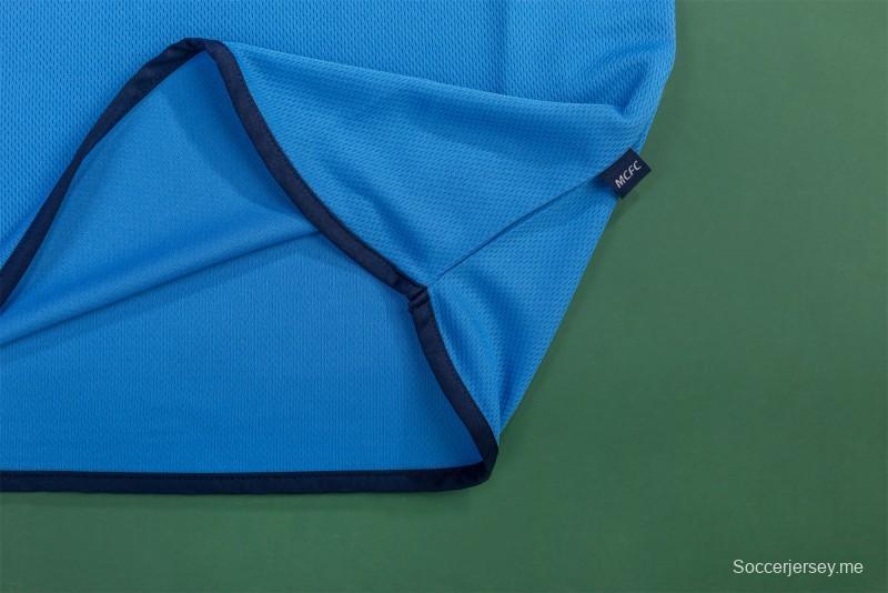 القميص الأساسي لمانشستر سيتي 01/02 ريترو 01/02
