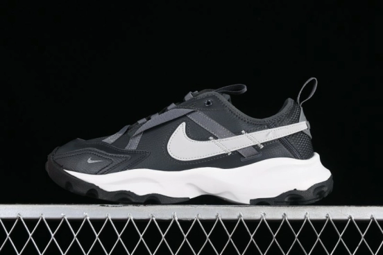 Nike TC 7900 Retro Chunky Dad Shoes with Reflective Swoosh and Cushioned Sole - DD9682-001