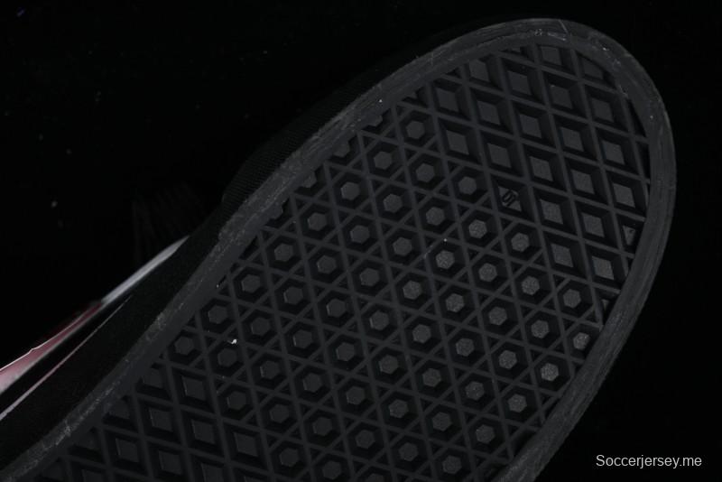 Vans Classics Knu Skool Retro Skate Shoes with Thickened Tongue and Oversized Toe - VN0009QCB9P