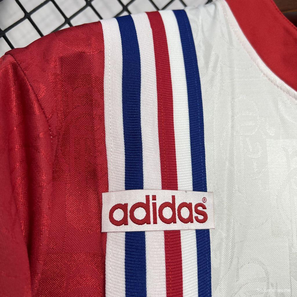 قميص أبيض ريترو 96/97 غلاسكو رينجرز ذهاباً وإياباً
