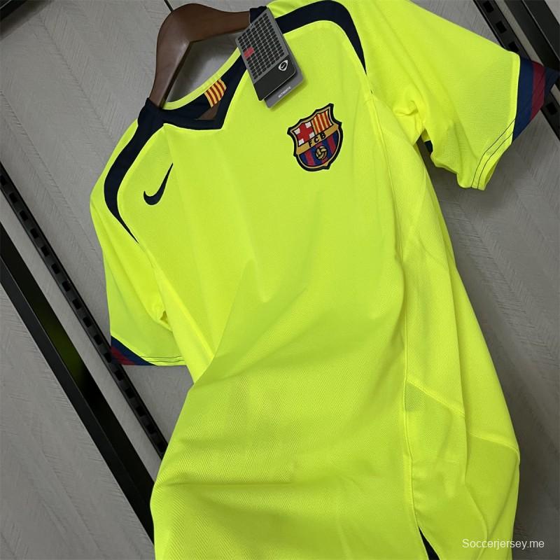 قميص برشلونة الرجعية 2005/2006 ذهاباً وإياباً