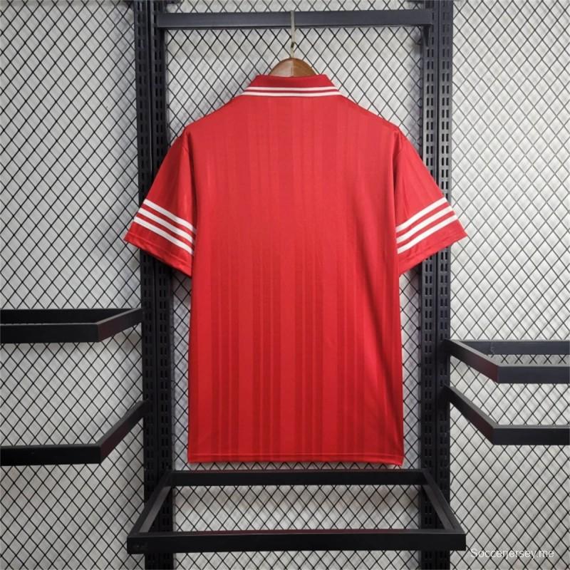 1995/96 قميص فريق سرقسطة القديم خارج ملعبه