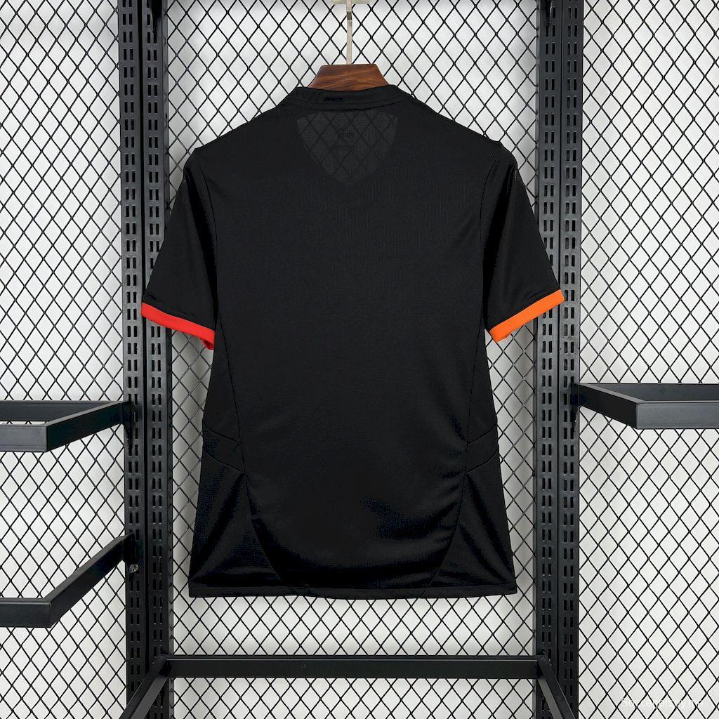 2025/26 قميص جالاتاساراييس أسود إصدار خاص 2025/26