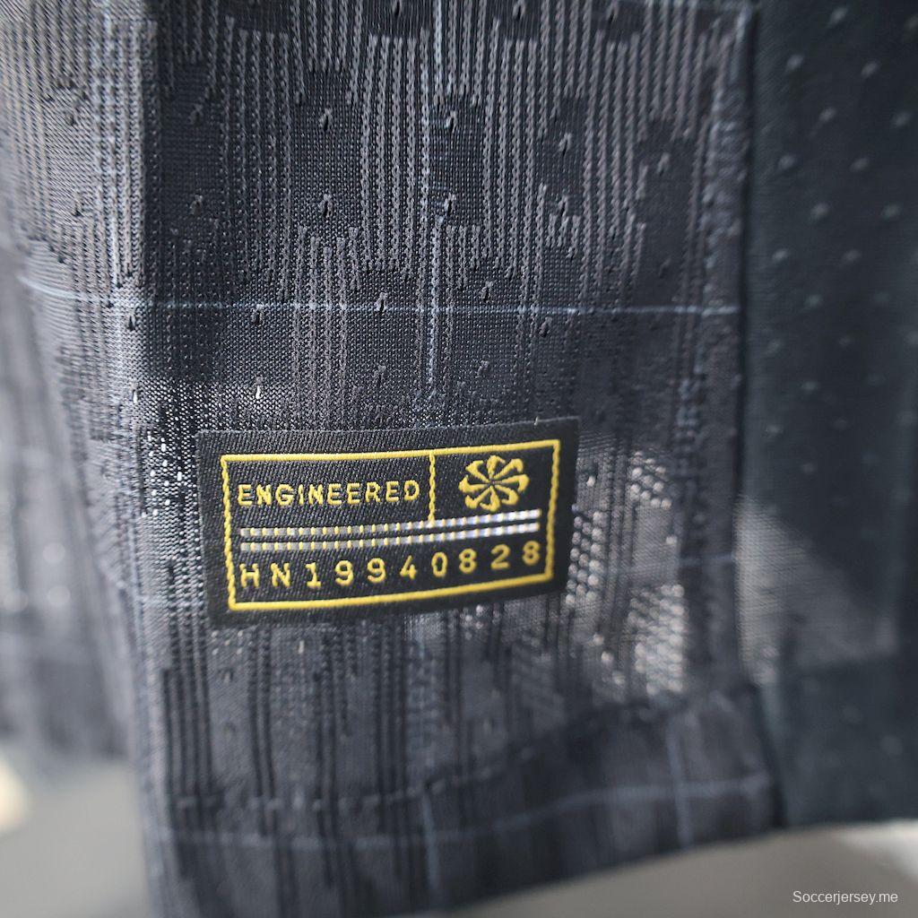 2025/26 نسخة اللاعب 2025/26 قميص توتنهام هوتسبير خارج ملعبه