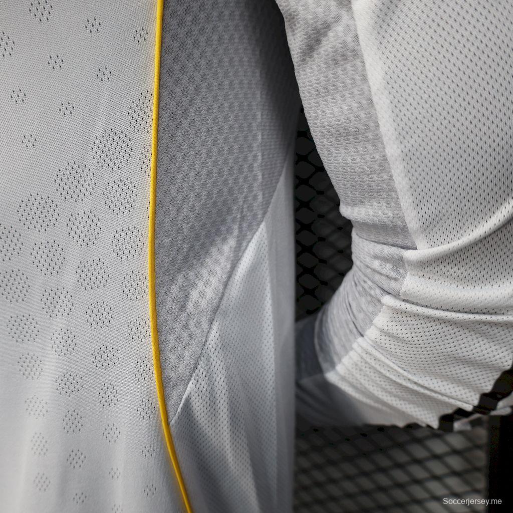 2025/26 نسخة اللاعب 2025/26 قميص بأكمام طويلة بأكمام طويلة لريال مدريد