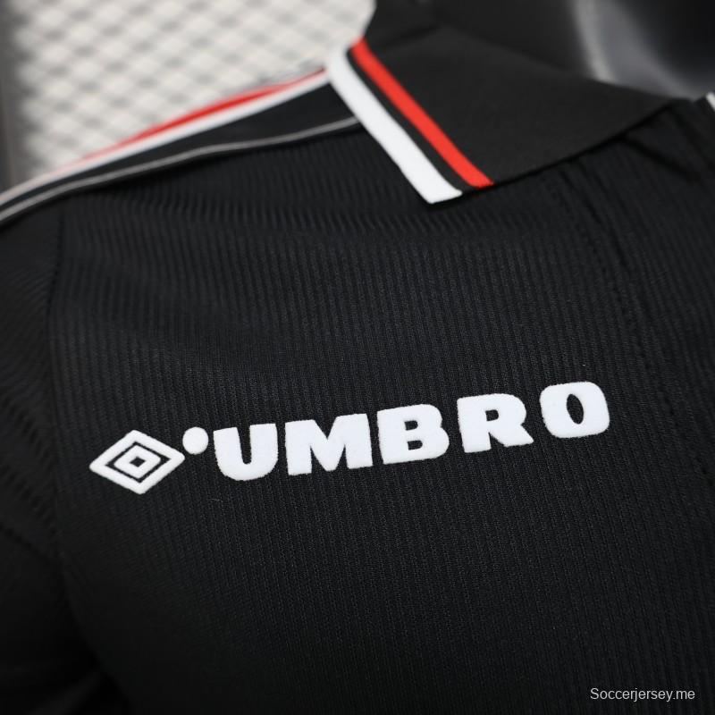 نسخة اللاعب 98/99 قميص مانشستر يونايتد الثالث الأسود لمانشستر يونايتد 98/99