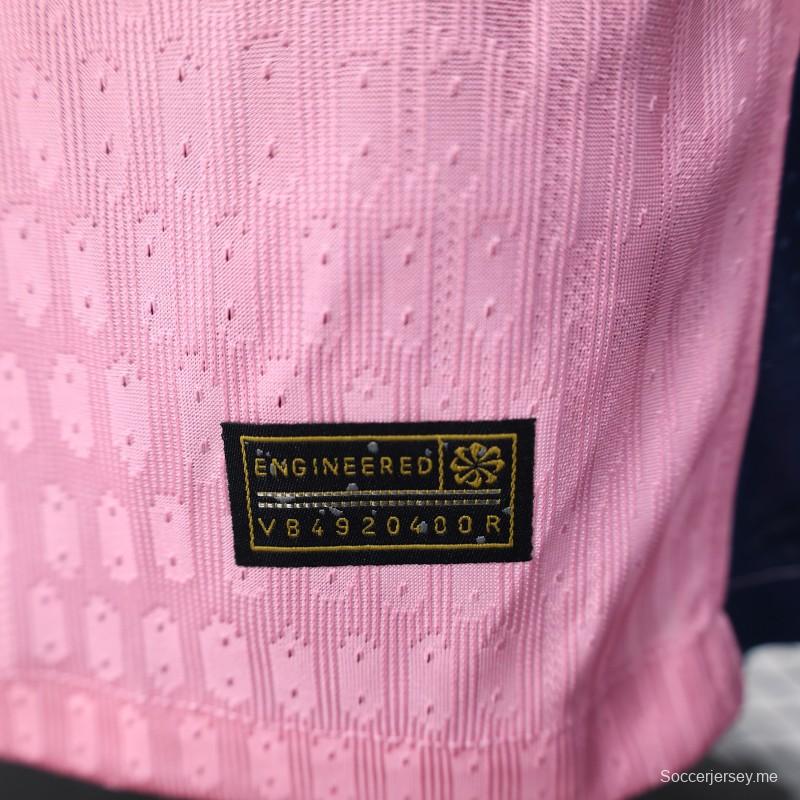 نسخة اللاعب 25/26 من قميص نادي برشلونة للذكرى 125 للذكرى السنوية الخاصة مع قميص راعي سبوتيفاي