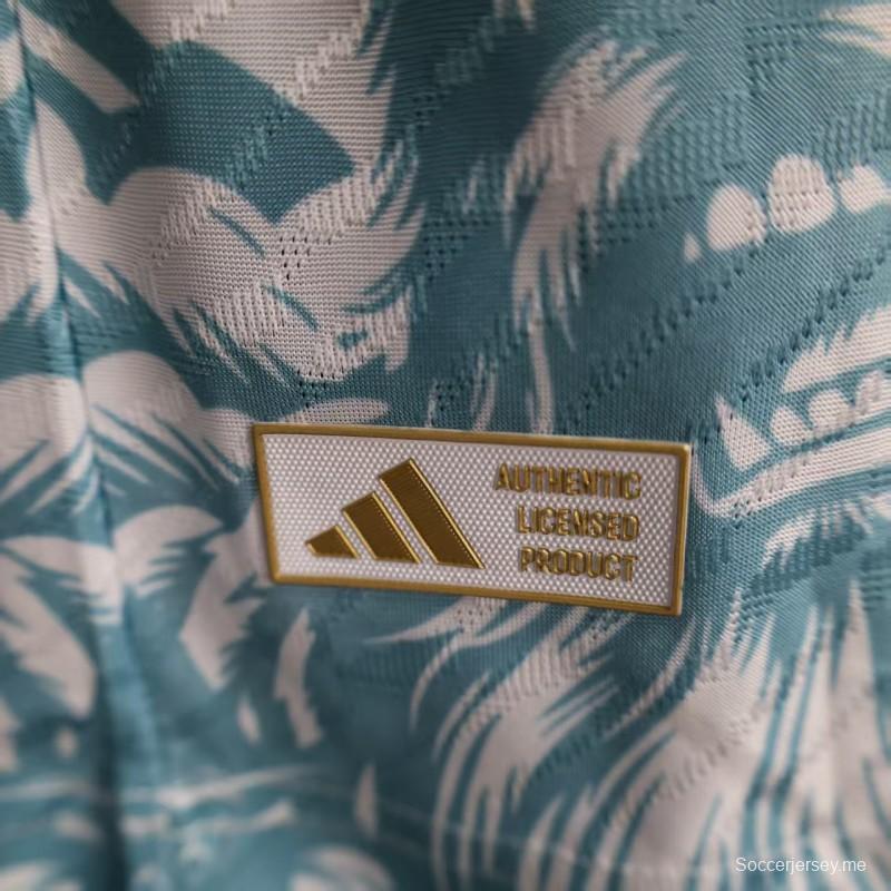 إصدار اللاعب 25/26 قميص ريال مدريد أزرق فاتح بنقشة محارب الفايكنج