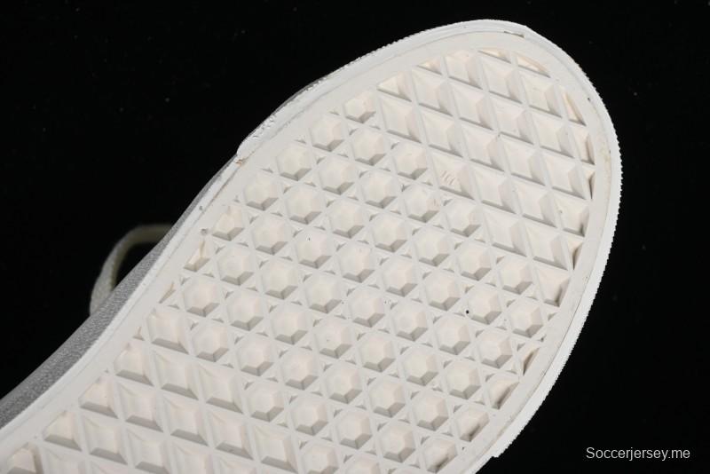 Vans Old Skool Reissue 136 Classic Low-Top Skate Shoes with Detachable Cushioned Insole - VN000MT6QC5