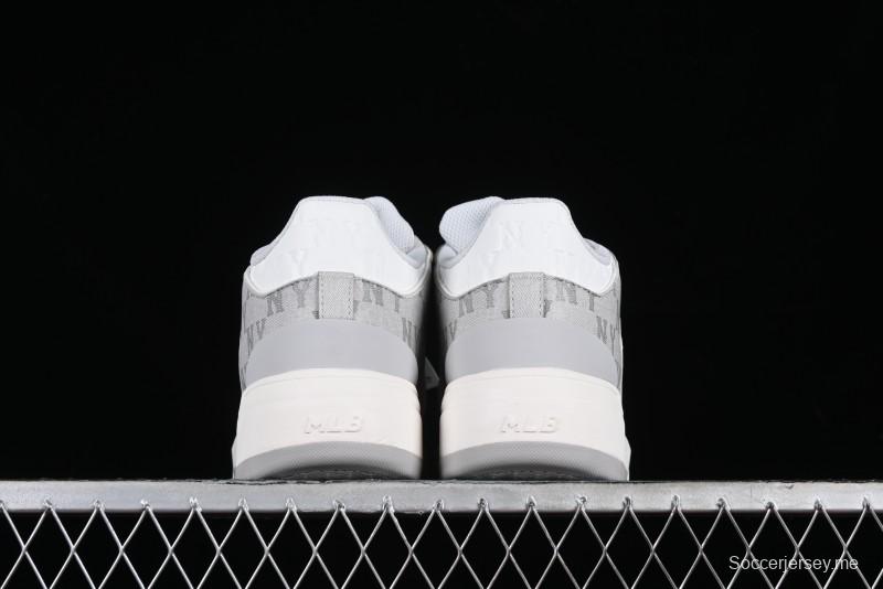 MLB Chunky Liner New York Yankees Sneakers with Lightweight Thick Sole and Hook Loop Closure - 3ASXCMM4N50GRS