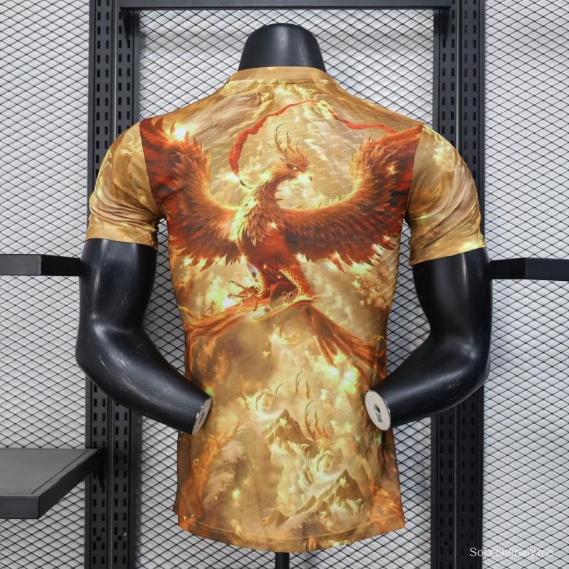 إصدار اللاعب 25/26 قميص ريال مدريد الذهبي مع قميص فينيكس إن إيه زها