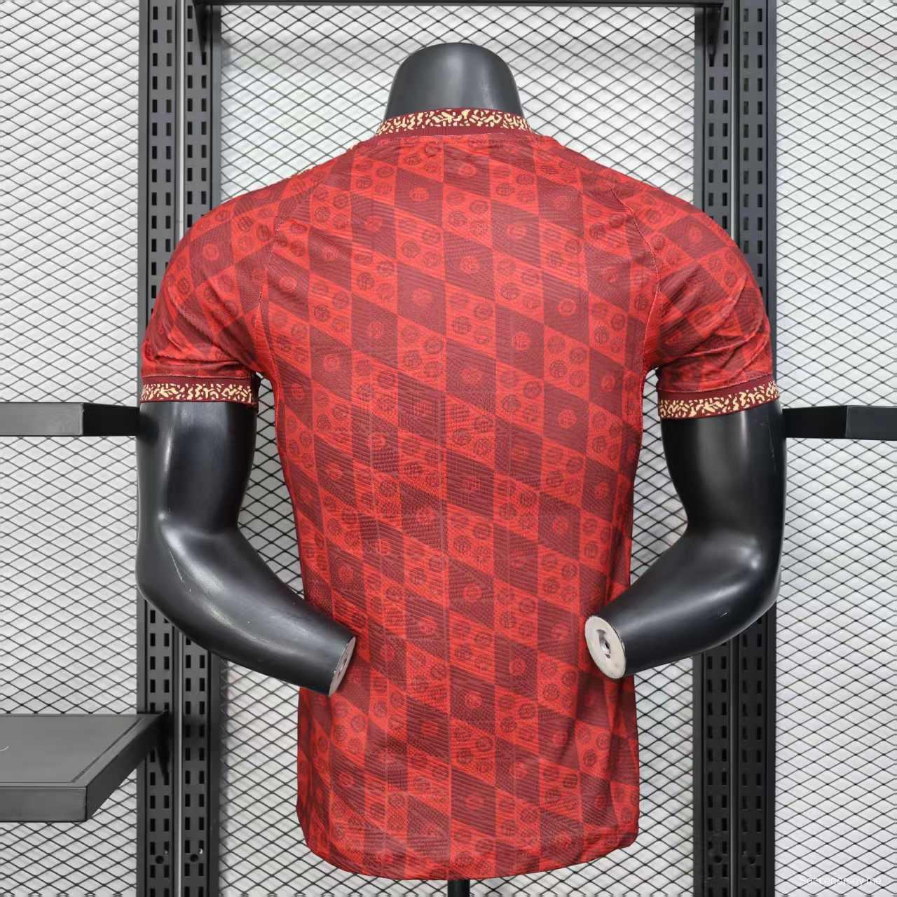 إصدار اللاعب 25/26 قميص أحمر بمناسبة الذكرى 125 لتأسيس بايرن ميونخ