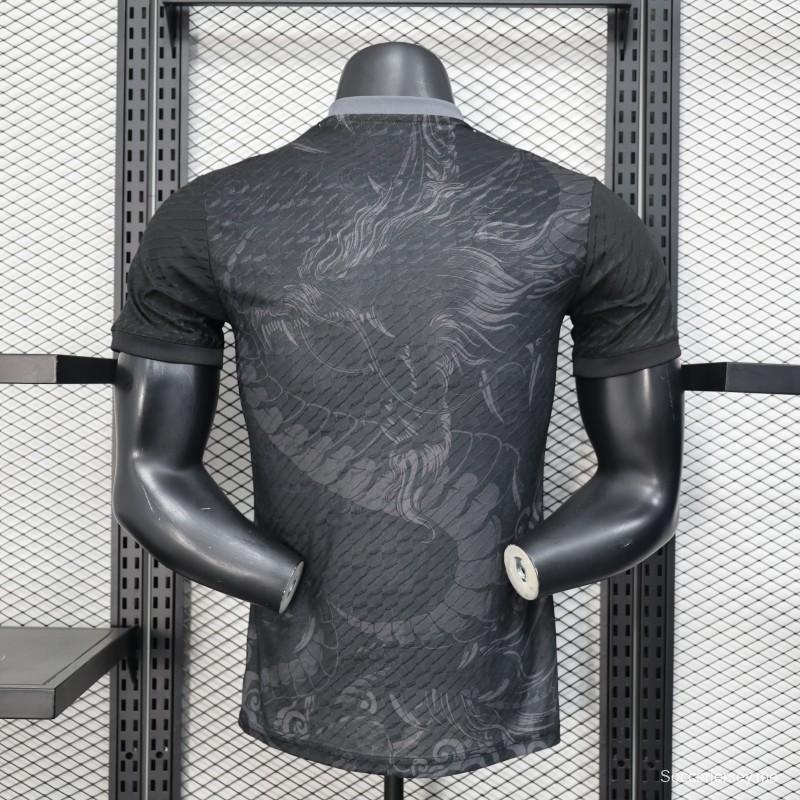 إصدار اللاعب 25/26 ريال مدريد أسود بتصميم التنين قميص ريال مدريد 25/26