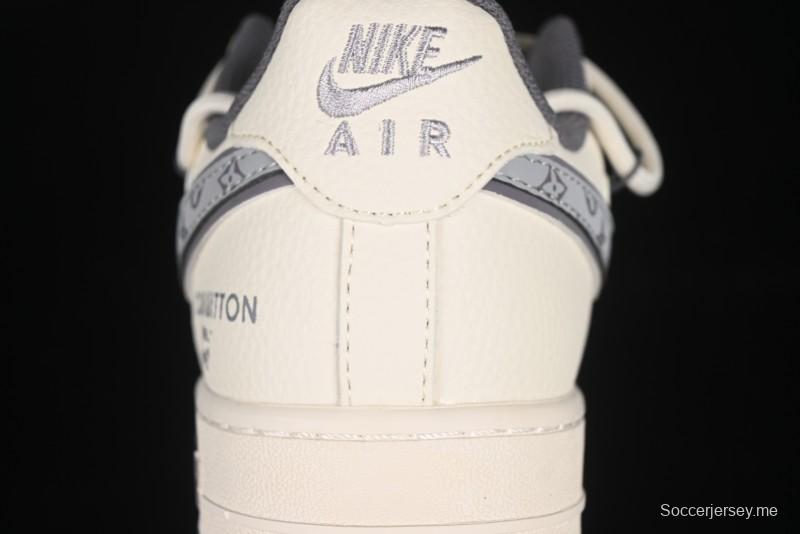 حذاء نايك اير فورس 1 '07 منخفض من نايك اير فورس 1 '07 LV Collaboration Swoosh باللون الرمادي برباط رمادي كاجوال - DM686868-067