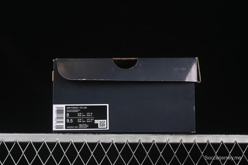 حذاء نايك اير فورس 1'07 المنخفض الكاجوال من نايك باللون الأسود مع سووش أرجواني - HQ2037-001