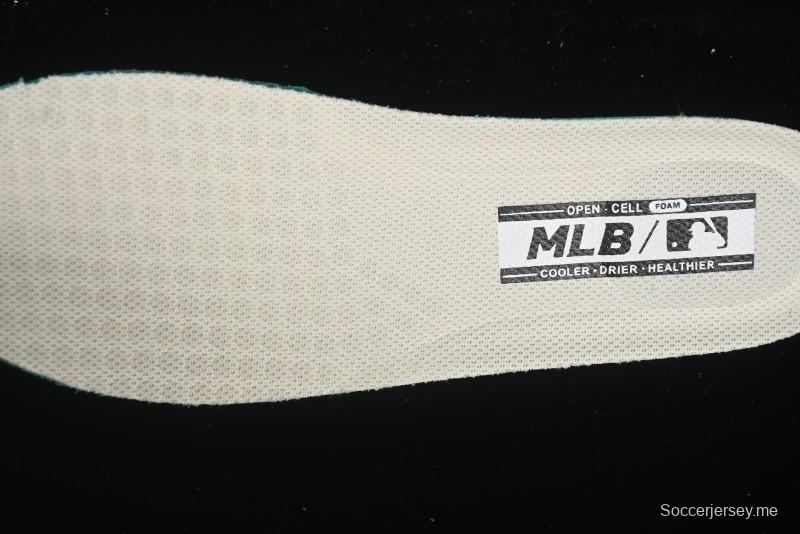 صنادل نيويورك يانكيز يانكيز ذات بطانة مكتنزة متوسطة من الدنيم بنقشة أحادية - 3ASXXCA12N50IVS