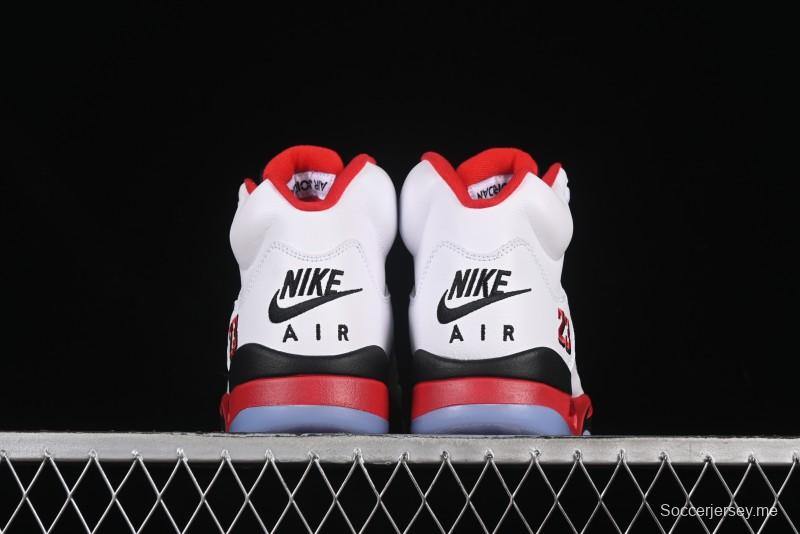 حذاء نايك اير جوردان 5 ريترو لكرة السلة نايك اير جوردان 5 ريترو بلون أحمر ناري ولسان أسود - HQ7978-101