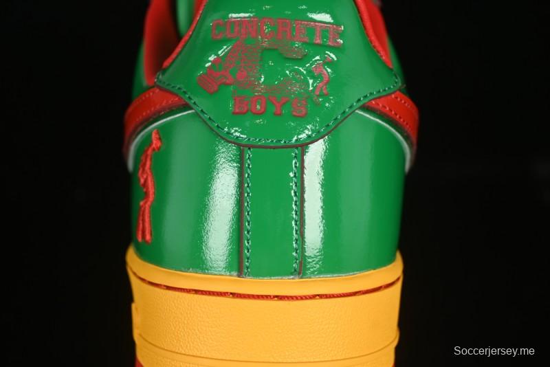 حذاء نايك اير فورس 1'07 المنخفض من نايك اير فورس 1'07 ليل ياكتي كاجوال مع تصميم متعدد الألوان من الجلد اللامع - IH4383-300