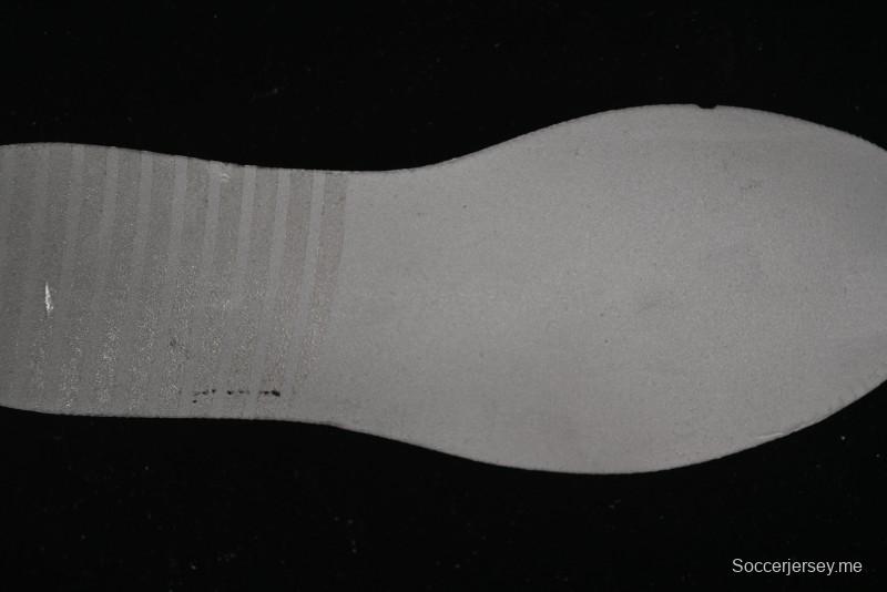 حذاء الجري الكلاسيكي الكلاسيكي من نايك V5 RNRR ميلينيوم ميلينيوم بنعل وسطي من الفوم - HJ5228-001