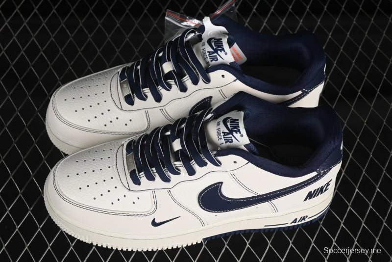 حذاء نايك اير فورس 1'07 المنخفض الكاجوال من نايك باللون الكريمي مع سووش أزرق - SC9207-535