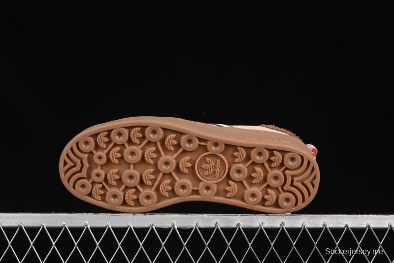 أديداس أوريجينالز جازيل بولد JR4244 من أديداس أوريجينالز حذاء رياضي منخفض الكعب بنعل متين مقاوم للانزلاق