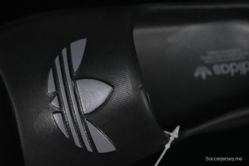 أديداس أديفوم أديفوم ستان سميث شريحة الشيف ستان سميث - JI2610