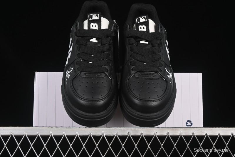 حذاء رياضي مخصص من منصة مكتنزة ذات بطانة مكتنزة من نيويورك يانكيز MLB - 3ASXXCA12N50WHS