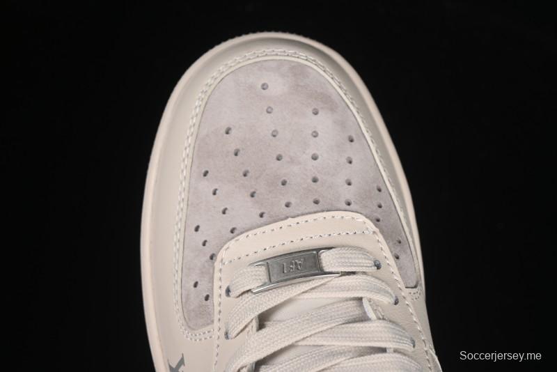 حذاء نايك اير فورس 1 '07 منخفض من نايك اير فورس 1 '07 LV Collaboration باللون البيج الرمادي مع أفعى سووش سنيكرز كاجوال - XX3168-130