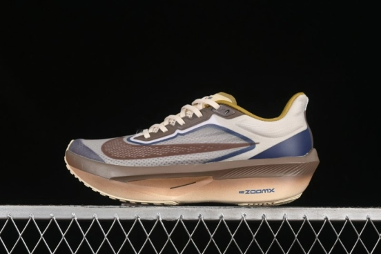 حذاء الجري زوم فلاي 6 من نايك زوم فلاي 6 خفيف الوزن للغاية مع رغوة رياكت فوم وطبق من ألياف الكربون - HV4366-072