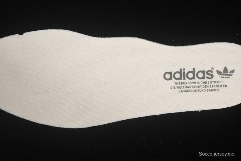 أديداس أوريجينالز جازيل من أديداس أوريجينالز حذاء رياضي كاجوال داخلي بتصميم مضاد للانزلاق ومقاوم للاهتراء - JH8821