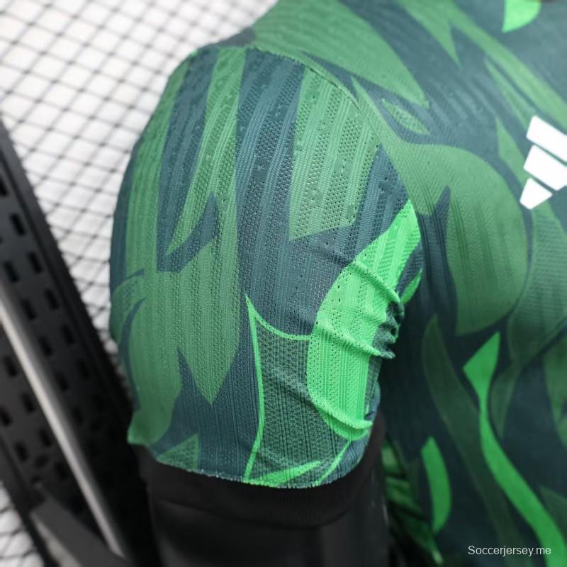 إصدار اللاعب 25/26 قميص ليفربول الأخضر بنقشة التنين