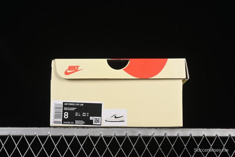 حذاء نايك اير فورس 1 '07 منخفض من نايك اير فورس 1 '07 تعاون ستوسي باللون الأخضر سووش وتطريز ذهبي كاجوال - XX3168-151