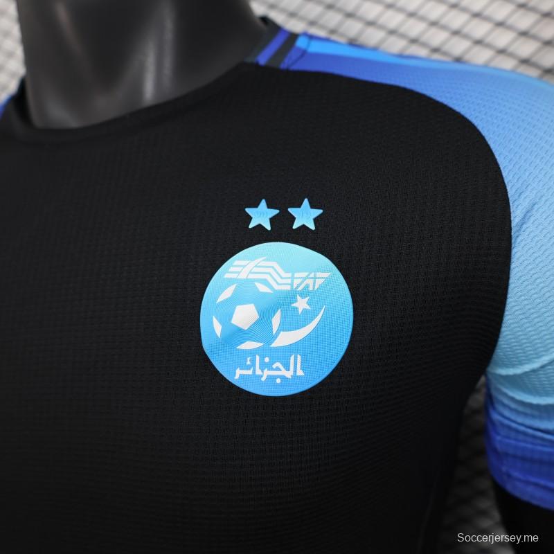 نسخة اللاعب 2025 قميص الجزائر أسود بأكمام زرقاء 2025