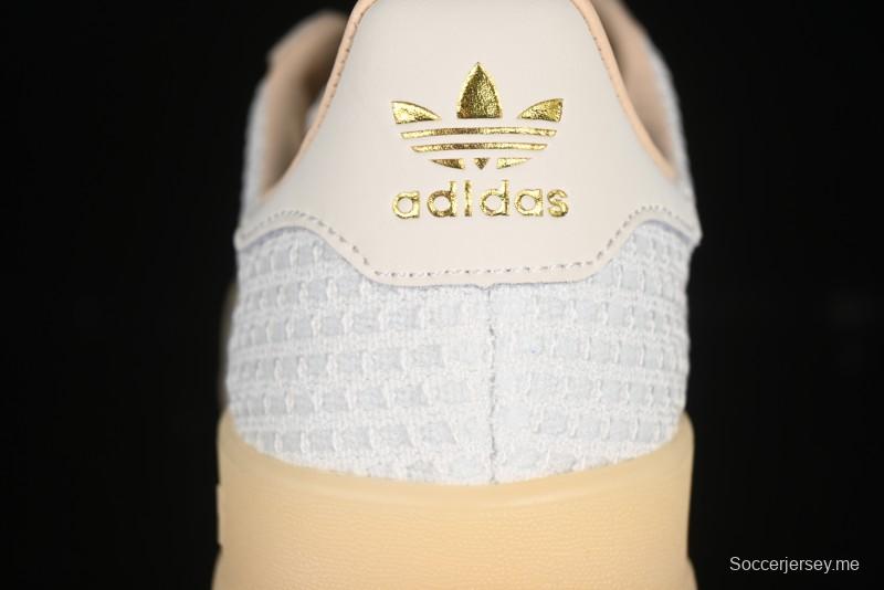 أديداس أوريجينالز جازيل من أديداس أوريجينالز حذاء رياضي كاجوال داخلي بتصميم مضاد للانزلاق ومقاوم للاهتراء - JH5419