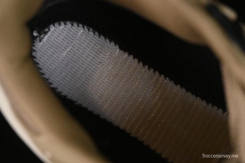 حذاء مونكلر تريلجريب تريلجريب جي تي إكس المضاد للتمزق من مونكلر حذاء خارجي جبلي بمواد مضادة للتمزق مع جور تكس ونعل خارجي من فيبرام - M00150M6291