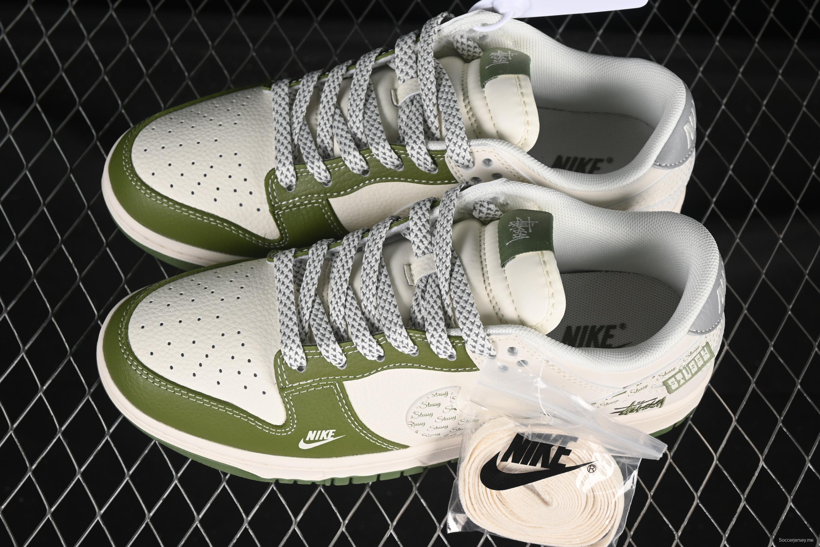 حذاء تزلج نايك SB Dunk Dunk Low Stussy Collaboration Army Green Swoosh Anniversary حذاء تزلج منخفض مخصص للذكرى السنوية - XS6089-592