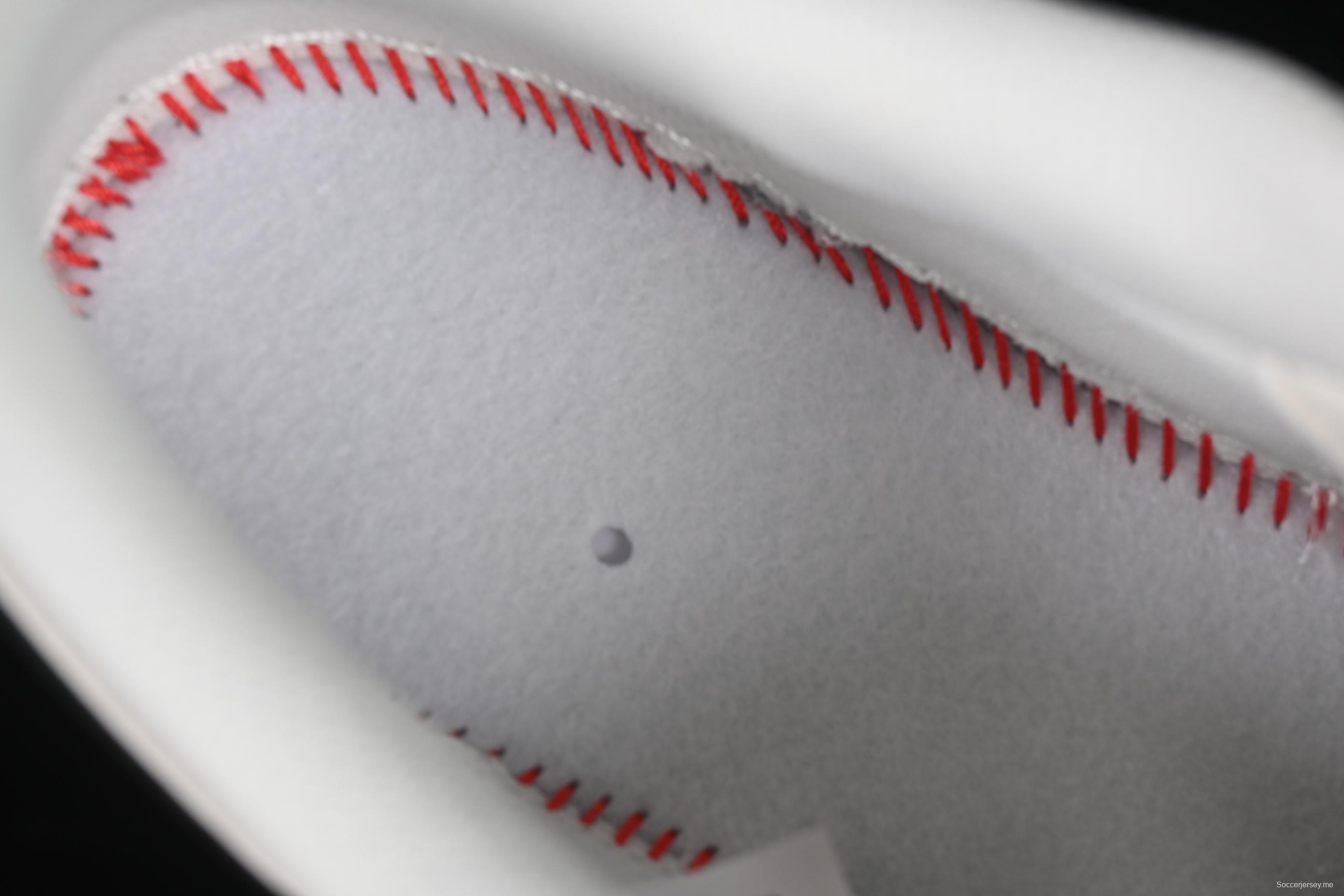 حذاء نايك اير فورس 1 '07 منخفض من نايك اير فورس 1 '07 ستوسي كولابوريشن دوال تون أحمر اللون - CS5288-010