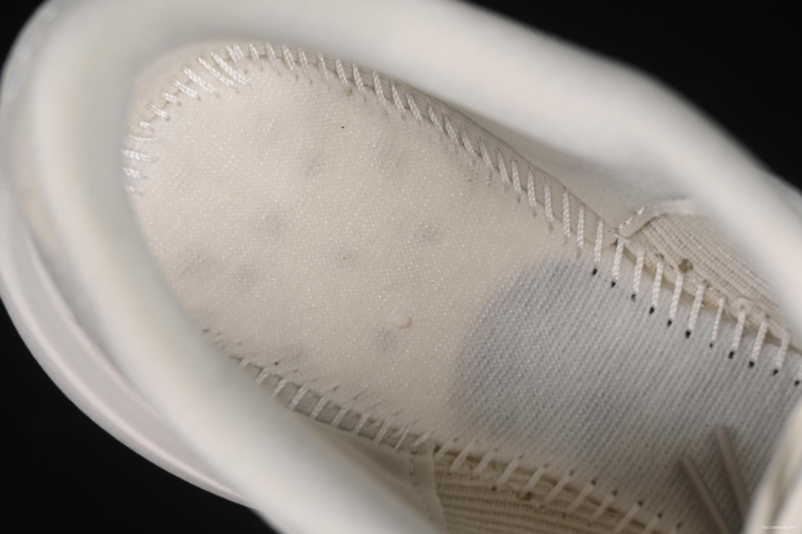 حذاء الجري اديزيرو ايفو اس ال من اديداس اديزيرو ايفو اس ال بجزء علوي خفيف الوزن وتوسيد - JR3419