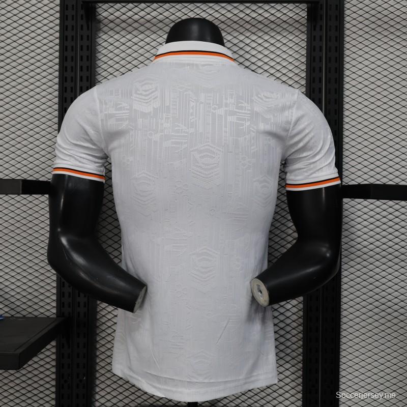 إصدار اللاعب 2025 قميص أبيض ياباني مع قميص بمشهد طبيعة التنين بول