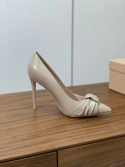 2025 Women Gianvito Rossi Beige Leather Pumps KFY00300