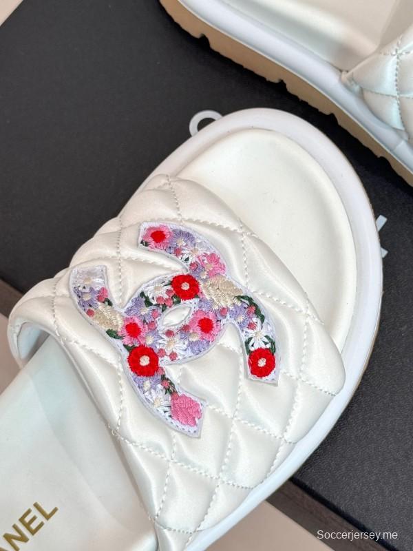 2025 Slippers Chanel White Leather Women Slippers KFY00260