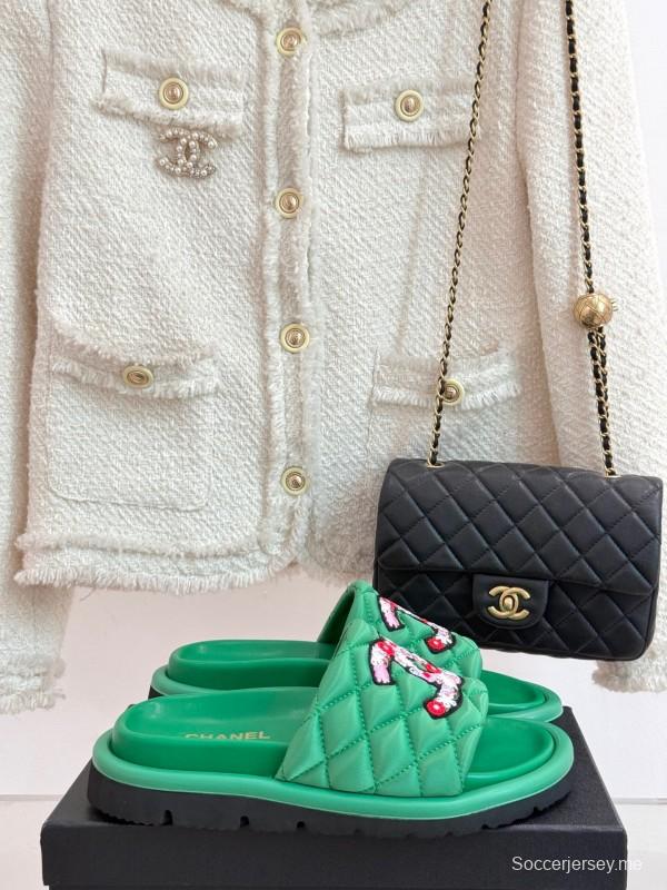 2025 Women Chanel Green Quilted Leather Slippers Embroidered LY00360